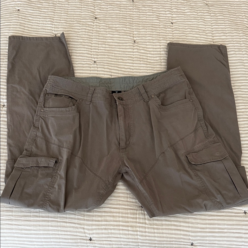 Kuhl Men’s Renegade Cargo Pant in Khaki